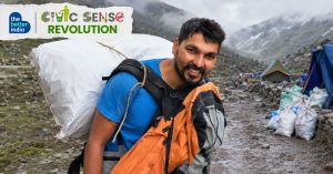 After a Decade Cleaning the Himalayas, He’s Sending 1 Kg of Waste Back With Each Kedarnath Pilgrim