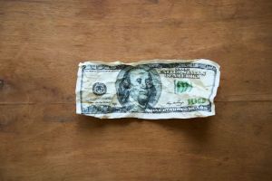 La dette des États-Unis dépasse la barre symbolique des 40 000 milliards de dollars