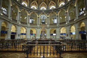 El IBEX 35 entra en negativo tras escalar el petróleo hasta los 94$