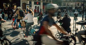 Casque obligatoire à vélo : madame la ministre, ne nous prenez pas la tête ! par Stein van Oosteren