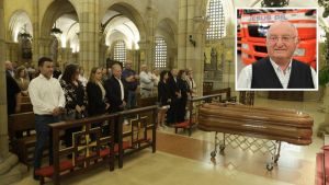 Sentido adiós en la iglesia de San Pedro, en Gijón, al empresario del transporte Jesús Gil