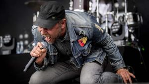 En dag før Horsens-koncert: Rockstjerner hasteindkaldt til Fyn på grund af sygdo...