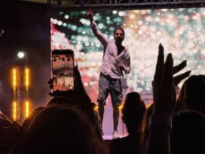 Емрах откри ударно MAX FEST в Бургас