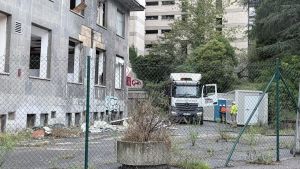 Nuevo paso para la recuperación de un agujero negro urbanístico en Oviedo: El Centro de Sangre y Tejidos se irá en dos meses del viejo HUCA a Llanera