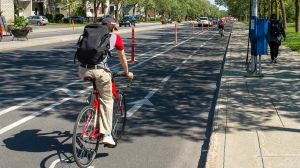La piste cyclable: un droit protégé par la Charte?