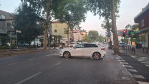 Mestre, molla l’auto in mezzo alla strada: il giallo della fuga dopo il furto