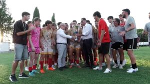 Intanto l’Angelana si gode un trofeo. L’ex Papini: 
