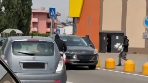 Rapina choc in gioielleria, Sant'Angelo si risveglia nella paura: “Non si può vivere così”