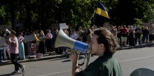 Ukraine : des élections pendant la guerre renforceraient‑elles vraiment la démocratie ?