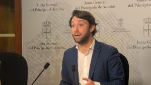 El PP tacha de engaño electoral la prometida rebaja fiscal de Barbón a las clases medias y exige deflactar el IRPF