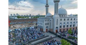 Духовен Джихад в Европа: Мюсюлмани изкупуват църкви и ги превръщат в джамии