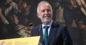 El Gobierno elige a Ángel Víctor Torres como coordinador de la crisis migratoria en Ceuta