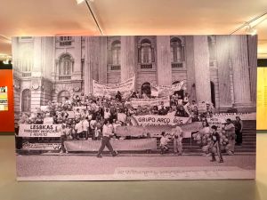 Exposição Acervo Alice Oliveira transforma memória LGBTQIA+ em patrimônio vivo no centro de São Paulo