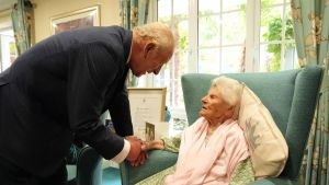 La persona más anciana del mundo, Ethel Caterham, cumple 117 años: 