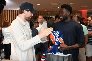 Alphonso Davies backs Oilers to rebound as NHL heads to Germany