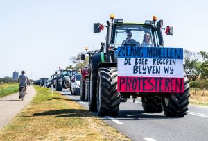 Minister wil landelijk beleid tegen trekkers op de snelweg