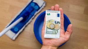 Aufstocker beim Grundsicherungsgeld: So viele Personen erhalten die Leistung trotz Arbeit