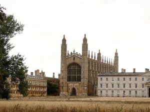 Farah Ahmed à Cambridge : les contradictions suicidaires du libéralisme face à l’islamisme