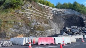 El Huerna reabre al tráfico tras habilitarse en doble sentido el túnel del Negrón que estaba en obras