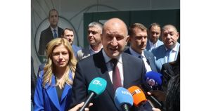 Първа седмица без олигархия: Пееш от радост в страната на Румен Радев (Видео)
