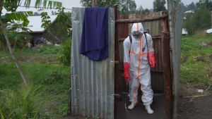 Sur le front d’Ebola, les soignants meurent et se font caillasser, sans être payés