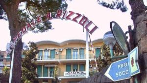 Lite in un locale notturno di Casamicciola, 20enne di Napoli ferito a coltellate e operato