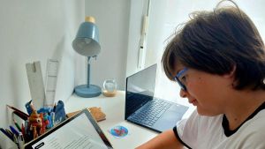 La IA se normaliza en las aulas, pero solo uno de cada diez alumnos verifica siempre sus respuestas
