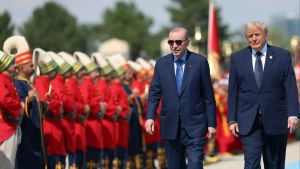 Modernleşmek, kendi tarihinden uzaklaşmak mıdır?
