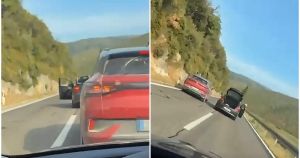 VIDEO Širi se snimka sukoba: Autom udario vozača koji je krenuo na njega