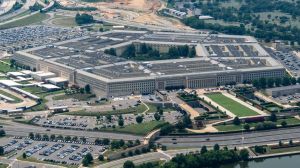 Pentagon ontslaat top van legerkrant die berichtte over omstandigheden op vliegdekschip
