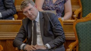 Når hestene bides