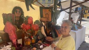 Candás celebra su feria de artesanía con muchas ventas: 