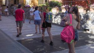 A spasso con i turisti in piena allerta meteo, multate quattro guide