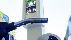 Carburanti, l’impennata d’estate Benzina più 11%, sale anche il diesel