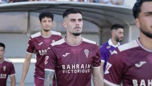 El Avilés pone la guinda a su mercado: este es el último fichaje blanquiazul (criado en la cantera del Sevilla)