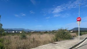 Dos empresas asturianas reservan cerca de 40.000 metros cuadrados de terrenos para implantarse en el polígono de Bobes
