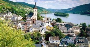 Vuelta a Lorch y al Riesling de Rheingau, el otro valor del Rhein, el superior, el exquisito oro del Rin