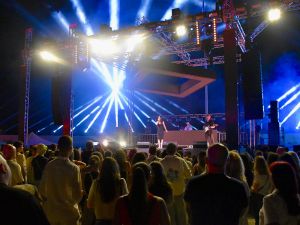 Музикален маратон в Поморие: Sunset Port Festival събра море от хора, кулминацията е тази вечер с Roger Sanchez