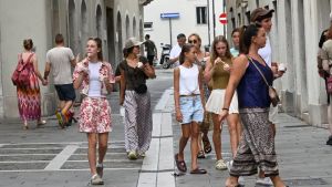 Turisti, acquisti veloci e grandi marchi ridisegnano l’urbanistica del centro di Trieste