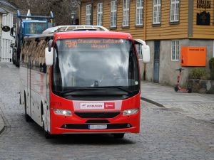 Jeg ønsker en van­lig buss i direkte­rute til Sola