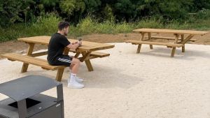 Paia, nuova vita al parco di Mirabello tra giochi, panchine e tavoli