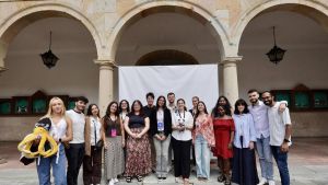 Alumnos de España, Suecia y Rumanía intercambian visiones sobre la universidad en un encuentro en Asturias: 