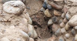 El cuerpo que permaneció 1.400 años oculto en un canal ceremonial y que amplía lo que sabíamos de la cultura Lima