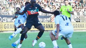 Venezia calcio, subito una doccia fredda: perde 2-0 contro il Lecce al Penzo