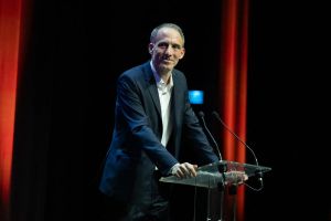 Présidentielle 2027 : ce qu’il faut retenir de l’annonce de candidature de Raphaël Glucksmann