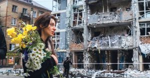 Ucrânia aos 35 anos: das tormentas nascerão flores, como escreveu Vasyl Stus? O balanço de uma resistência que ninguém antecipou