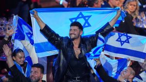 AVROTROS ziet opnieuw af van deelname aan Eurovisie Songfestival, evenement ‘niet langer neutraal’