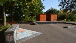Heranwachsende leben in Schulen und im Elternhaus teilweise in Parallelwelten