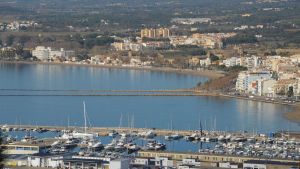 El port esportiu de Roses: molt més que un aparcament de vaixells