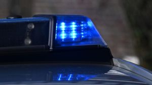 Unter Drogen auf einem frisierten E-Scooter